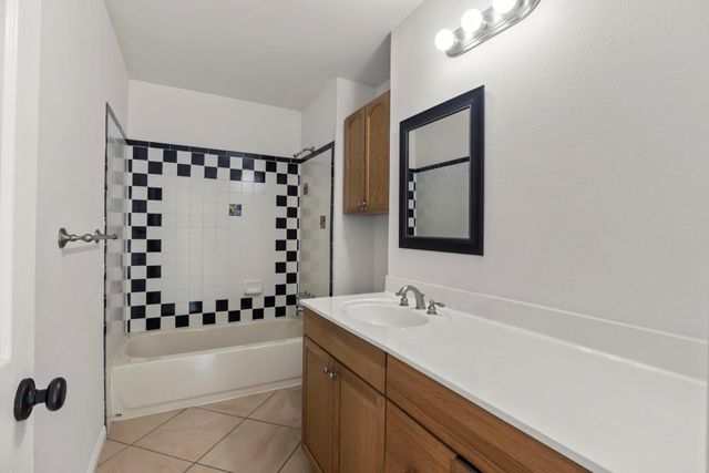 10408 Firethorn LN, Austin, TX 78750
