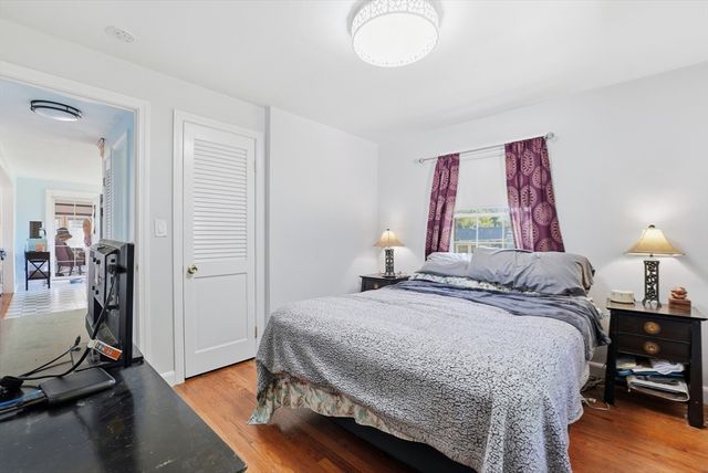 375 River Rd, Agawam, MA 01001