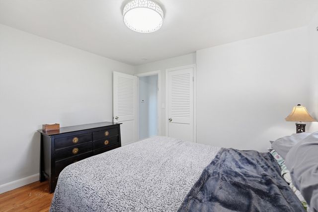 375 River Rd, Agawam, MA 01001