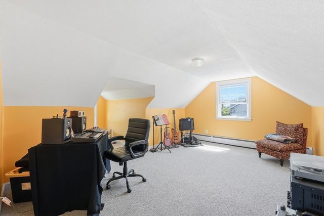 375 River Rd, Agawam, MA 01001