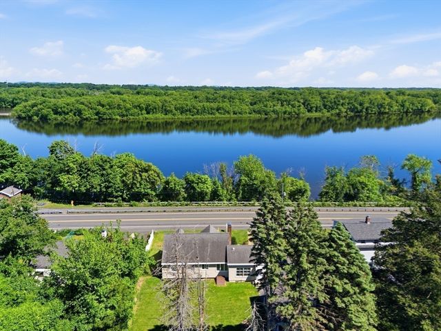 375 River Rd, Agawam, MA 01001