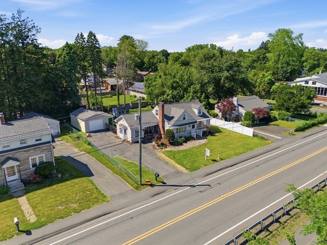 375 River Rd, Agawam, MA 01001