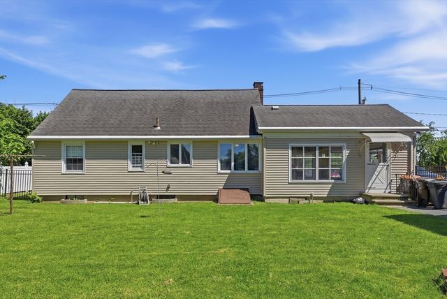 375 River Rd, Agawam, MA 01001
