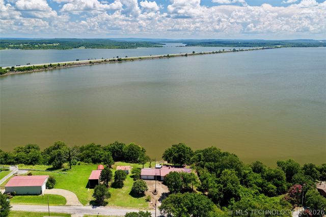 417082 Mockingbird Lane, Eufaula, OK 74432