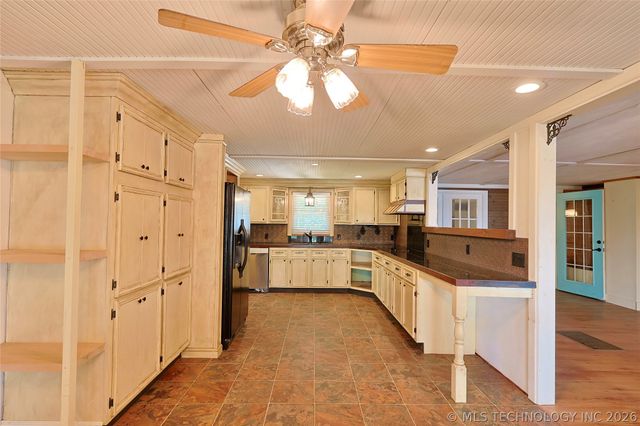 417082 Mockingbird Lane, Eufaula, OK 74432