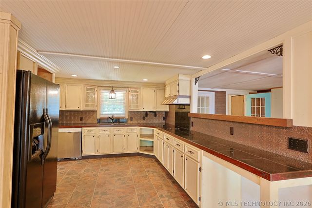 417082 Mockingbird Lane, Eufaula, OK 74432