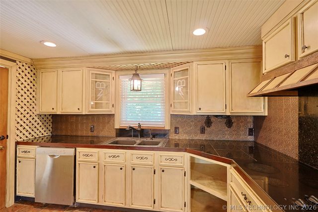 417082 Mockingbird Lane, Eufaula, OK 74432