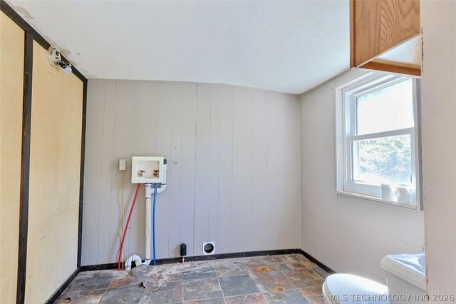 417082 Mockingbird Lane, Eufaula, OK 74432
