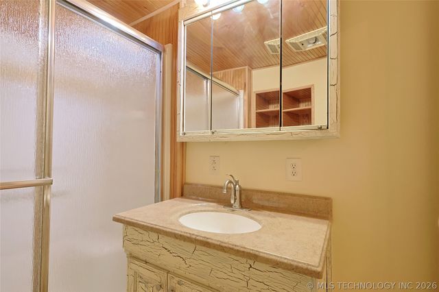 417082 Mockingbird Lane, Eufaula, OK 74432