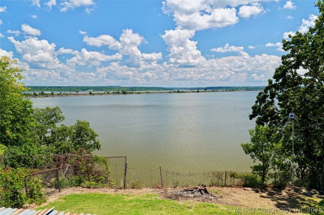 417082 Mockingbird Lane, Eufaula, OK 74432