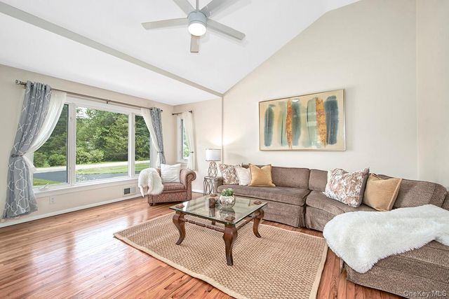 22 Daly Cross Road, Mount Kisco, NY 10549