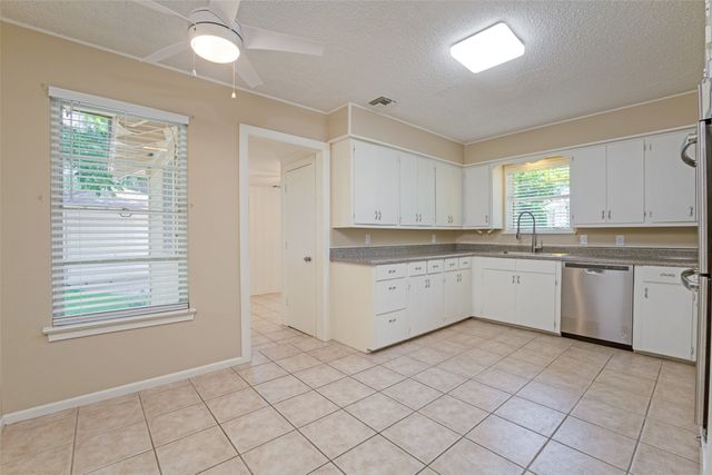 6530 Danbury Lane, Dallas, TX 75214