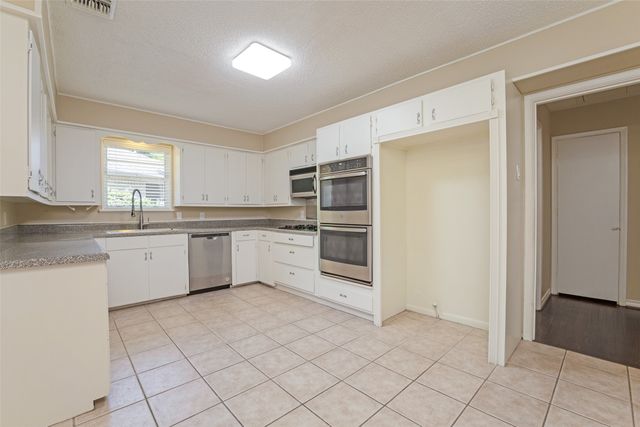 6530 Danbury Lane, Dallas, TX 75214