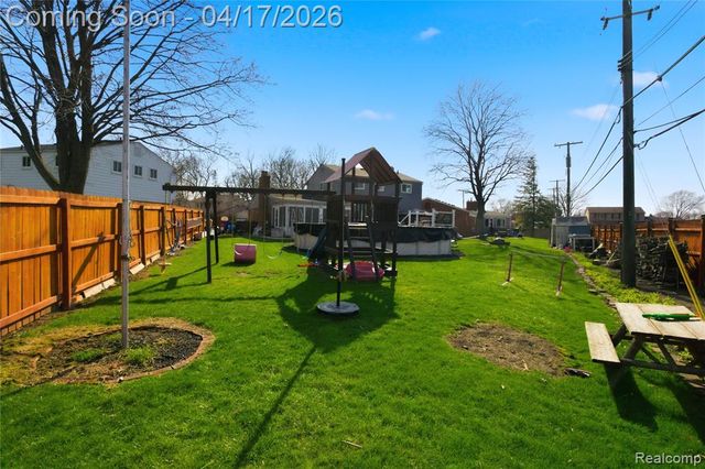 17312 Midway Avenue, Allen Park, MI 48101