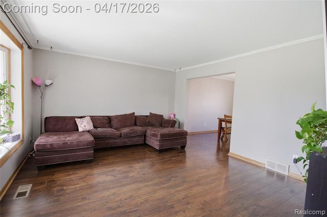 17312 Midway Avenue, Allen Park, MI 48101