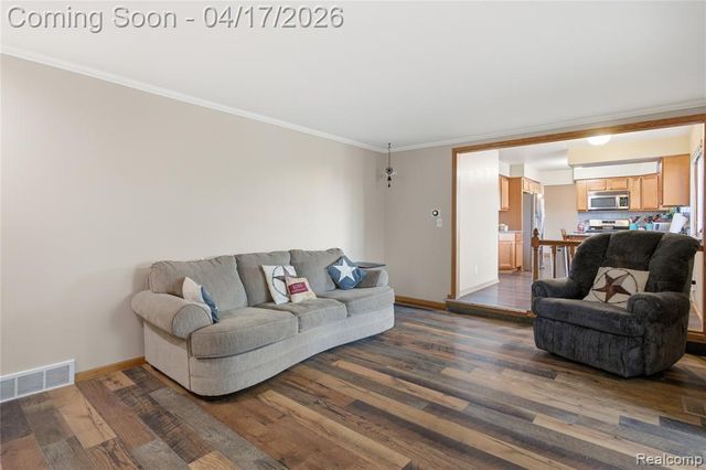 17312 Midway Avenue, Allen Park, MI 48101