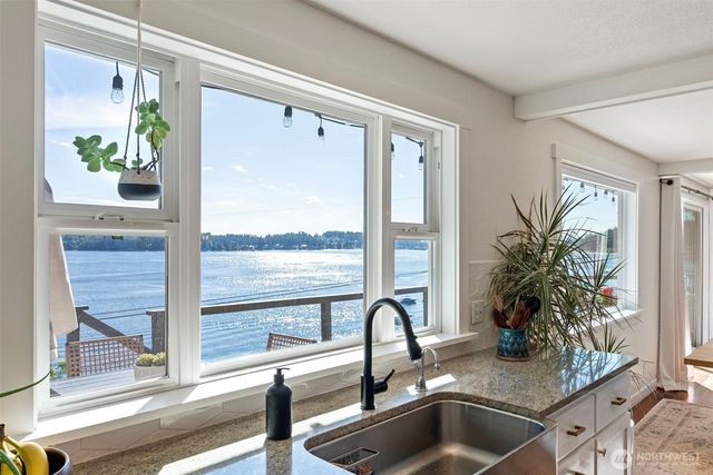6139 Cromwell Dr NW, Gig Harbor, WA 98335