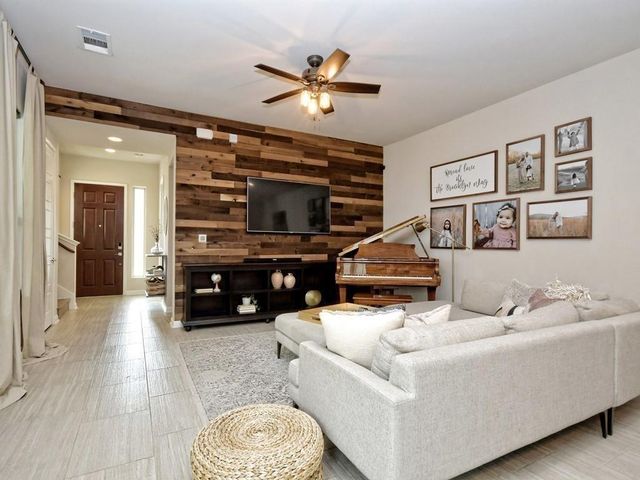 1708 Arcilla ST, Austin, TX 78741