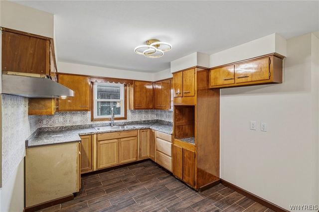 15 Dartmouth Avenue, Buffalo, NY 14215