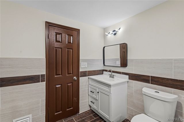 15 Dartmouth Avenue, Buffalo, NY 14215