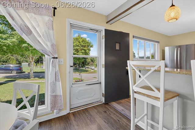 852 Manor Drive, Milford, MI 48381