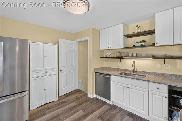 852 Manor Drive, Milford, MI 48381