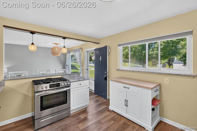 852 Manor Drive, Milford, MI 48381