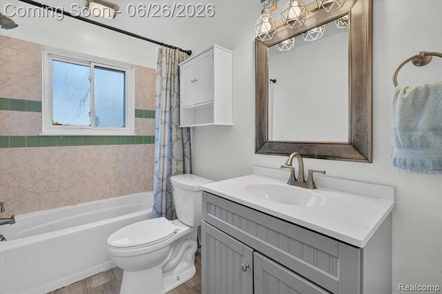 852 Manor Drive, Milford, MI 48381