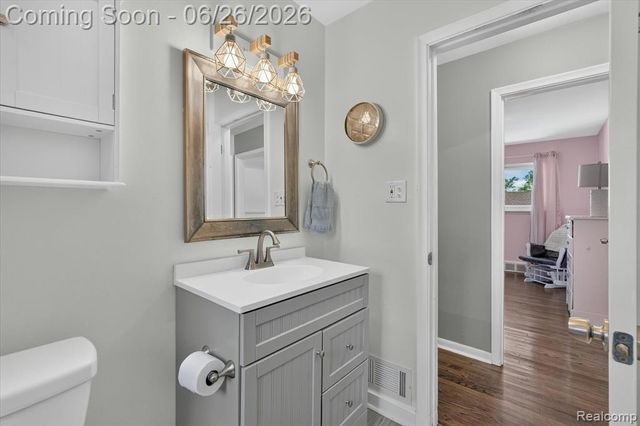 852 Manor Drive, Milford, MI 48381