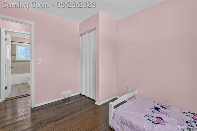 852 Manor Drive, Milford, MI 48381