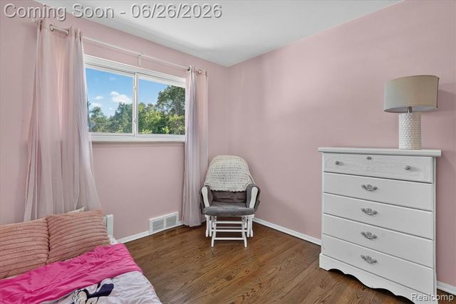 852 Manor Drive, Milford, MI 48381