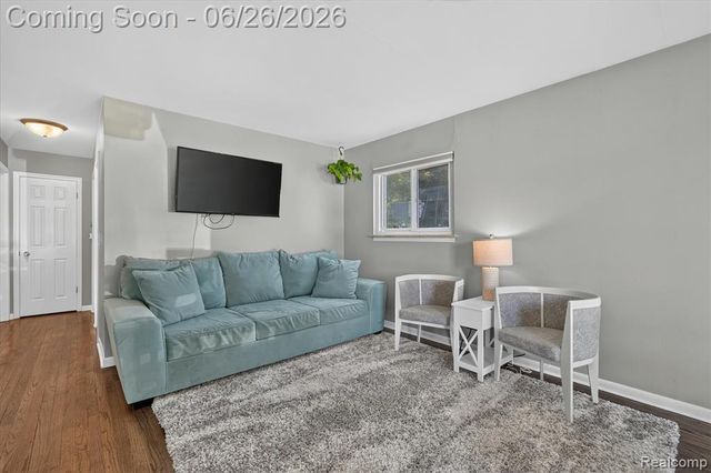 852 Manor Drive, Milford, MI 48381