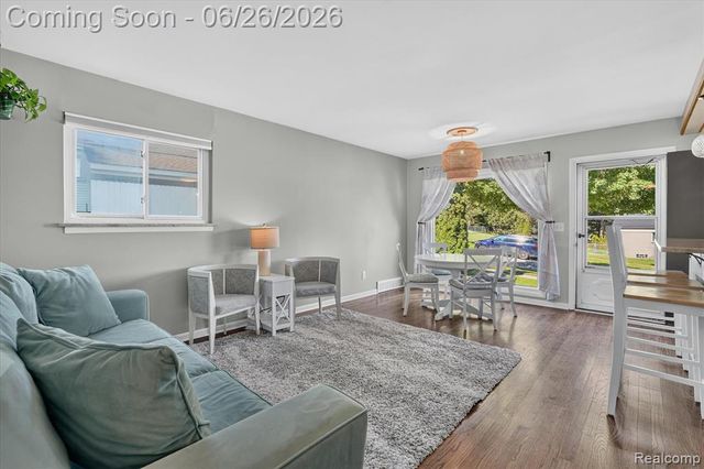 852 Manor Drive, Milford, MI 48381