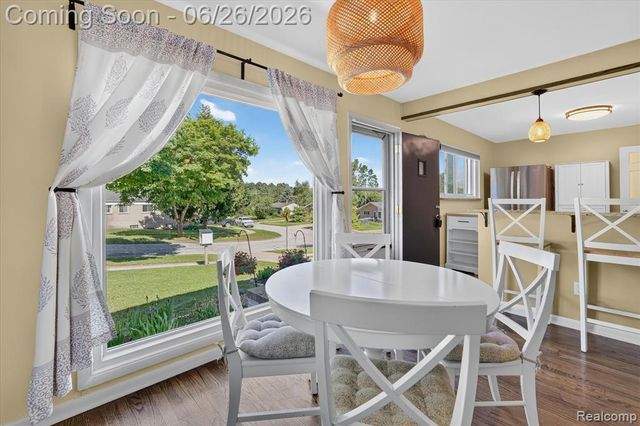 852 Manor Drive, Milford, MI 48381