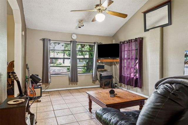 8006 N TEMPLE PLACE, Tampa, FL 33617