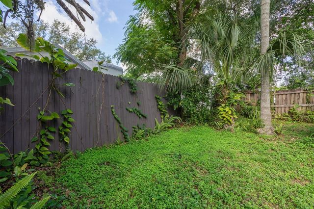 8006 N TEMPLE PLACE, Tampa, FL 33617