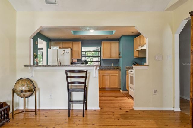 8006 N TEMPLE PLACE, Tampa, FL 33617