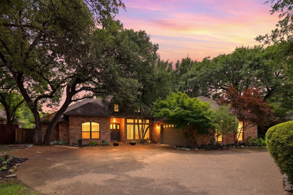 8710 Sanshire Avenue, Dallas, TX 75231