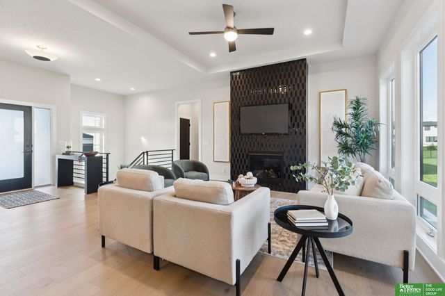 21056 Joseph Street, Elkhorn, NE 68022