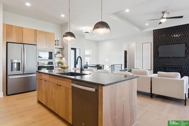 21056 Joseph Street, Elkhorn, NE 68022