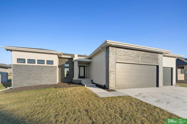 21056 Joseph Street, Elkhorn, NE 68022
