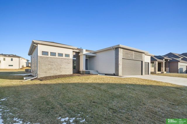 21056 Joseph Street, Elkhorn, NE 68022