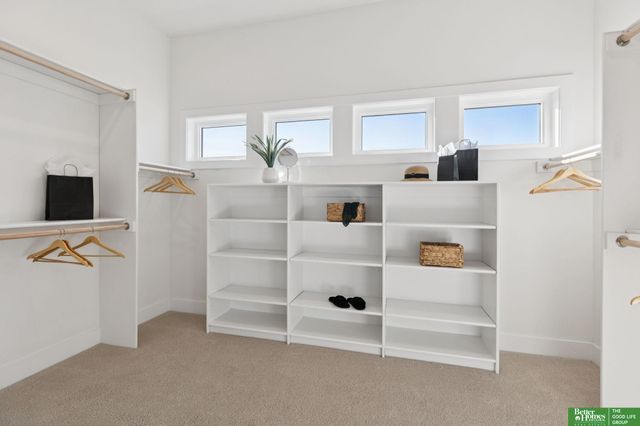 21056 Joseph Street, Elkhorn, NE 68022