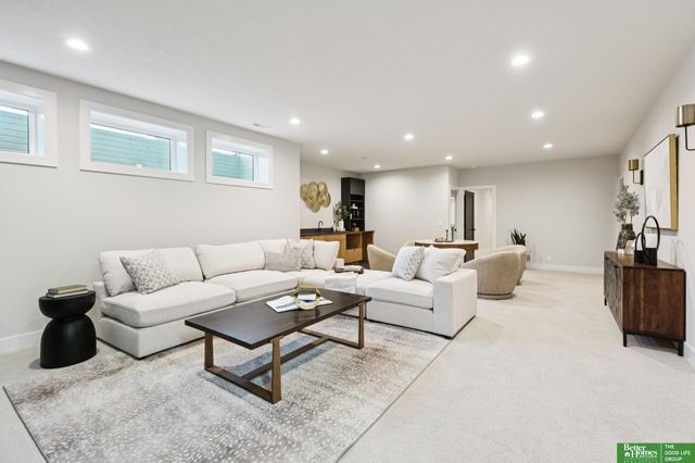 21056 Joseph Street, Elkhorn, NE 68022