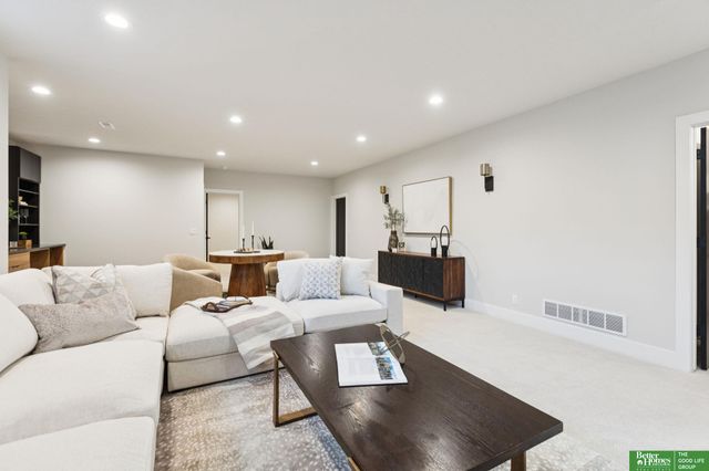 21056 Joseph Street, Elkhorn, NE 68022