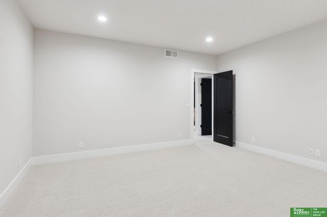 21056 Joseph Street, Elkhorn, NE 68022