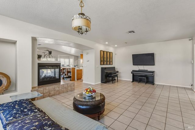 6996 Mortara Ct, Vallejo, CA 94591