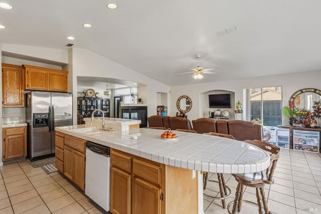 6996 Mortara Ct, Vallejo, CA 94591