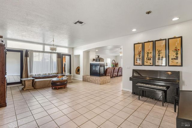 6996 Mortara Ct, Vallejo, CA 94591