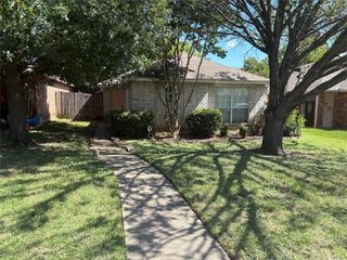 318 Bryant Lane, Cedar Hill, TX 75104